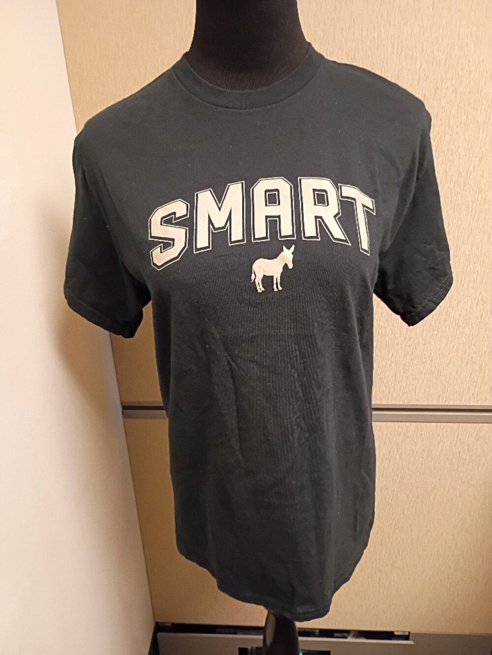 DOM Men's Black T-Shirt "Smart ***" Size M